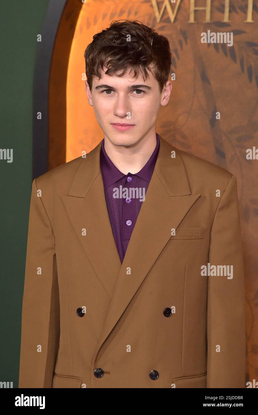 Sam Nivola bei der Premiere der 3. Staffel der HBO Serie 'The White ...
