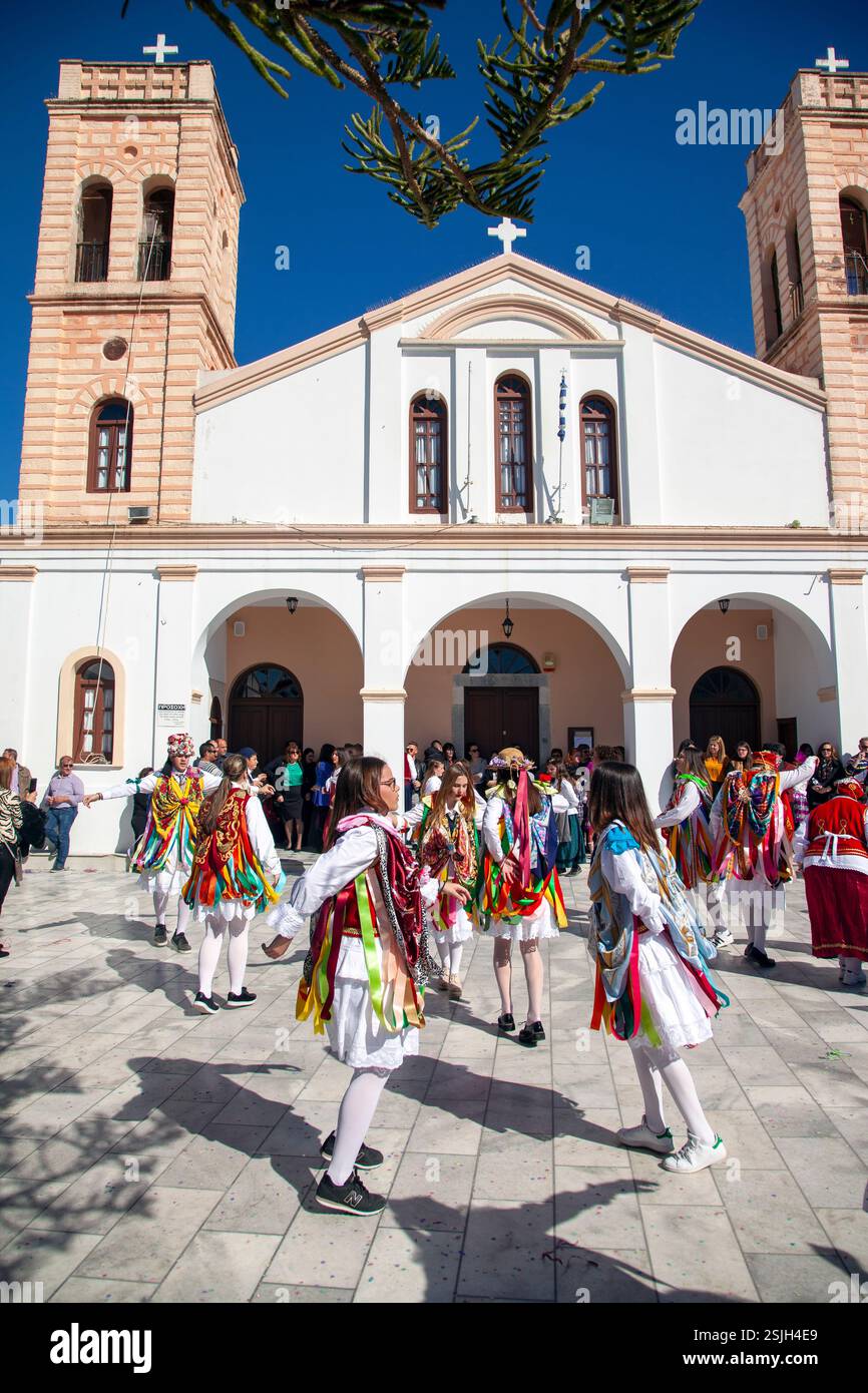 traditional-dance-during-the-monday-of-lent-festivities-people-use-to