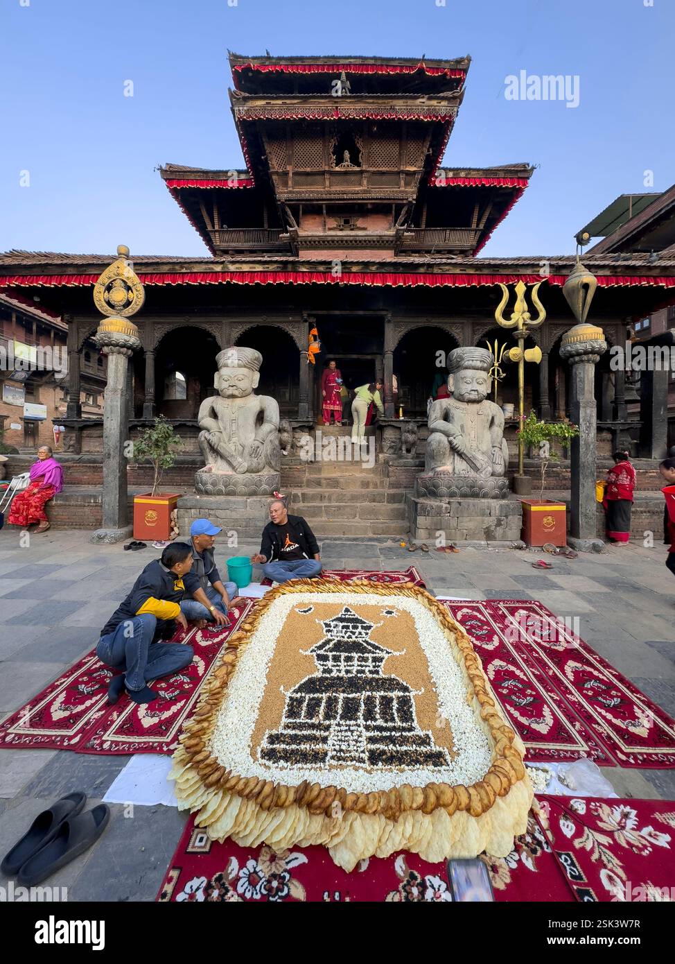 Nepal bhaktapur dattatreya temple hi-res stock photography and images ...