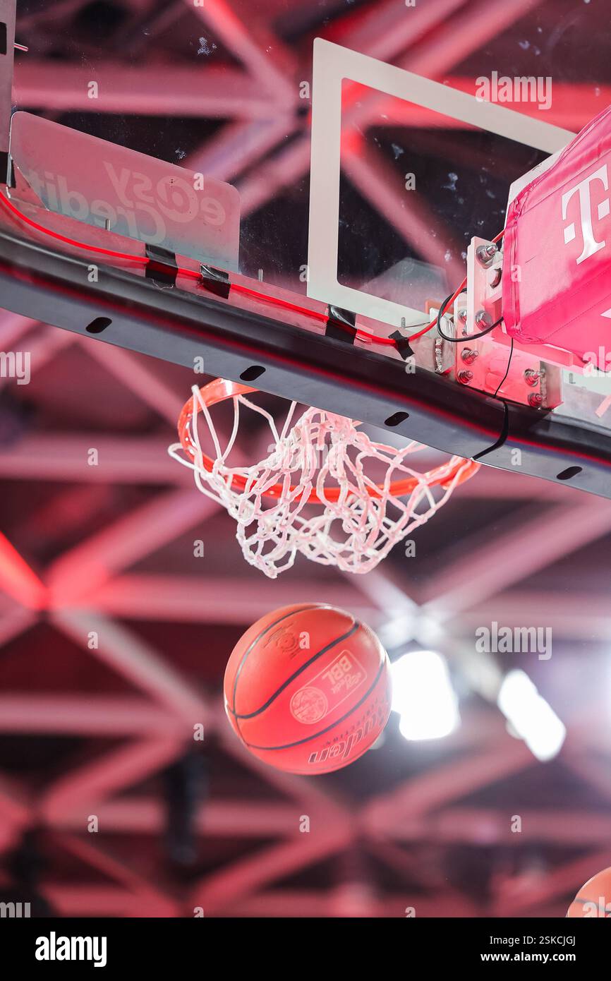 Basketball im Korb, Stockfoto, GER, FC Bayern Muenchen vs. Skyliners Frankfurt, Basketball