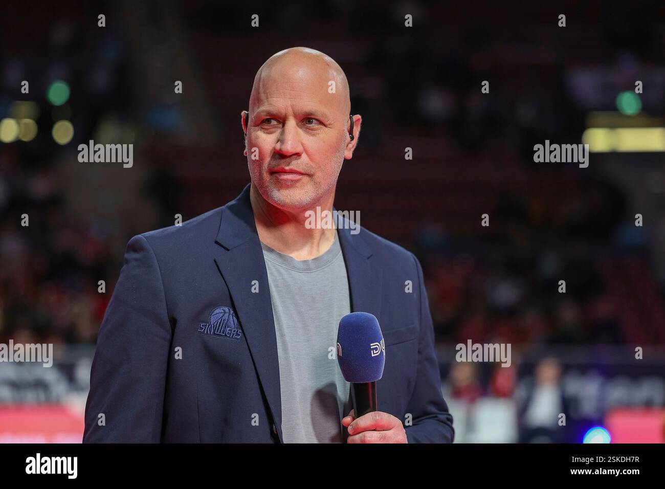 Muenchen, Deutschland. 11th Feb, 2025. Dennis Wucherer (Frankfurt Skyliners, ChefTrainer) beim