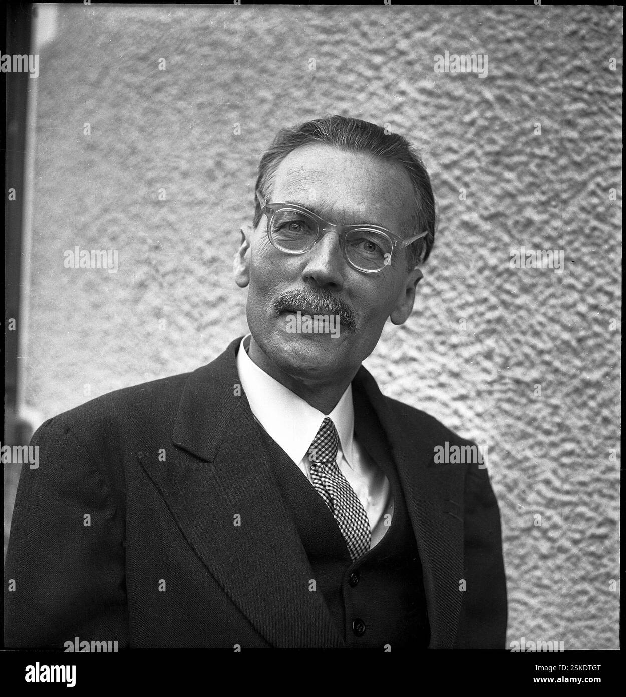Professor für französische Literatur an der ETH--- Professor Auguste Viatte 1952#Professor Auguste Viatte 1952- RDB BY DUKAS Stock Photo