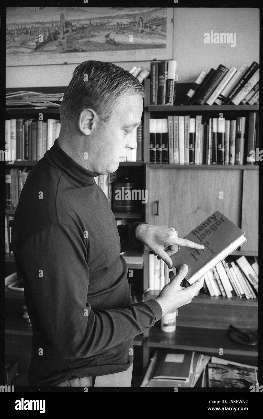 --- Henry Jaeger, deutscher Schriftsteller, Ascona 1966#Henry Jaeger, German writer, Ascona 1966- RDB BY DUKAS Stock Photo