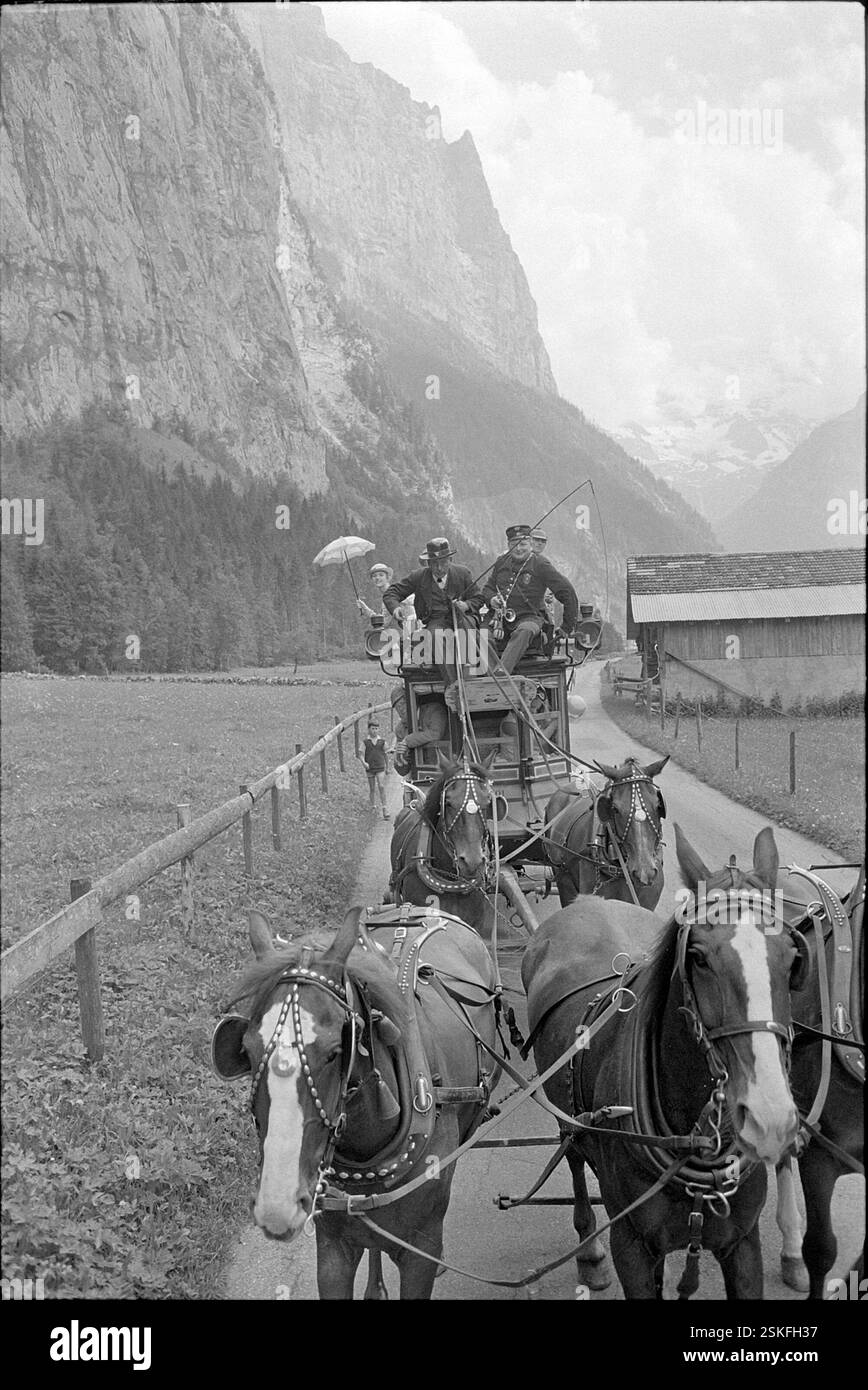 6.Tag: Fahrt von Kandersteg nach Spiez. Besuch der Trümmelbachfälle.--- Jubiläumsreise zum 100. Jahrestag der ersten Cook-Reise durch die Schweiz, 1963#Journey on the occasion of centenary of first Cook travel through Switzerland, 1963- RDB BY DUKAS Stock Photo