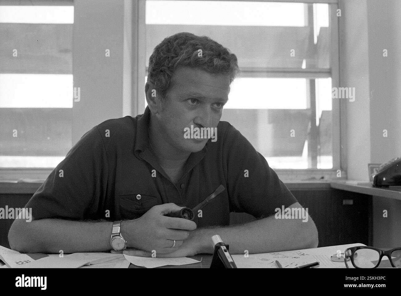 --- Arnold Sherman, Sprecher der Fluggesellschaft EL-AL; Tel Aviv 1970#Arnold Sherman, spokesman of airline company EL-AL; Tel Aviv 1970- RDB BY DUKAS Stock Photo