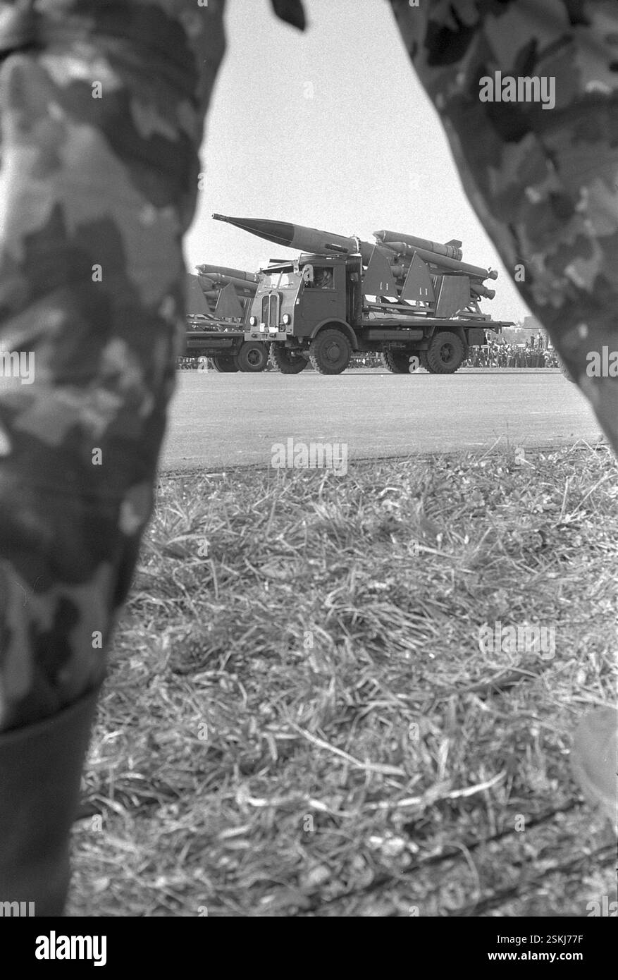 Défilée der Schweizer Armee in Emmen; Fliegerabwehr 1972#Swiss Army ...