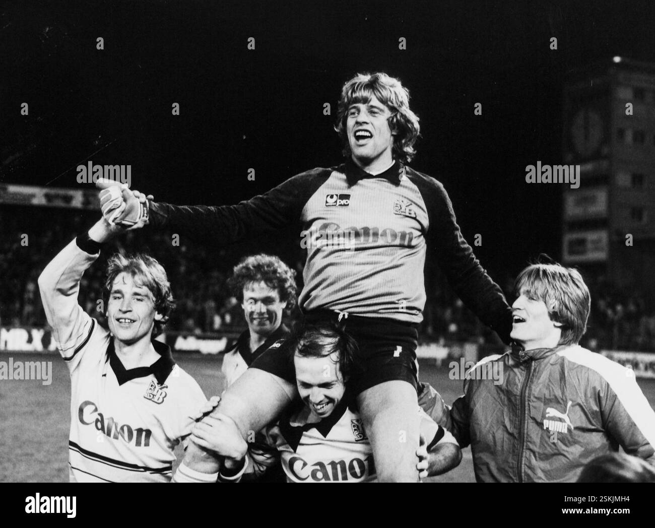 Weber, Peterhans, Conz, Eichenberger, Zahnd--- Cup-Viertelfinale Wiederholung YB - GC; YB jubeln nach gewonnenem Penaltyschiessen#Cup quarter-final replay YB - GC; YB celebrate win after penalty shootout- RDB BY DUKAS Stock Photo