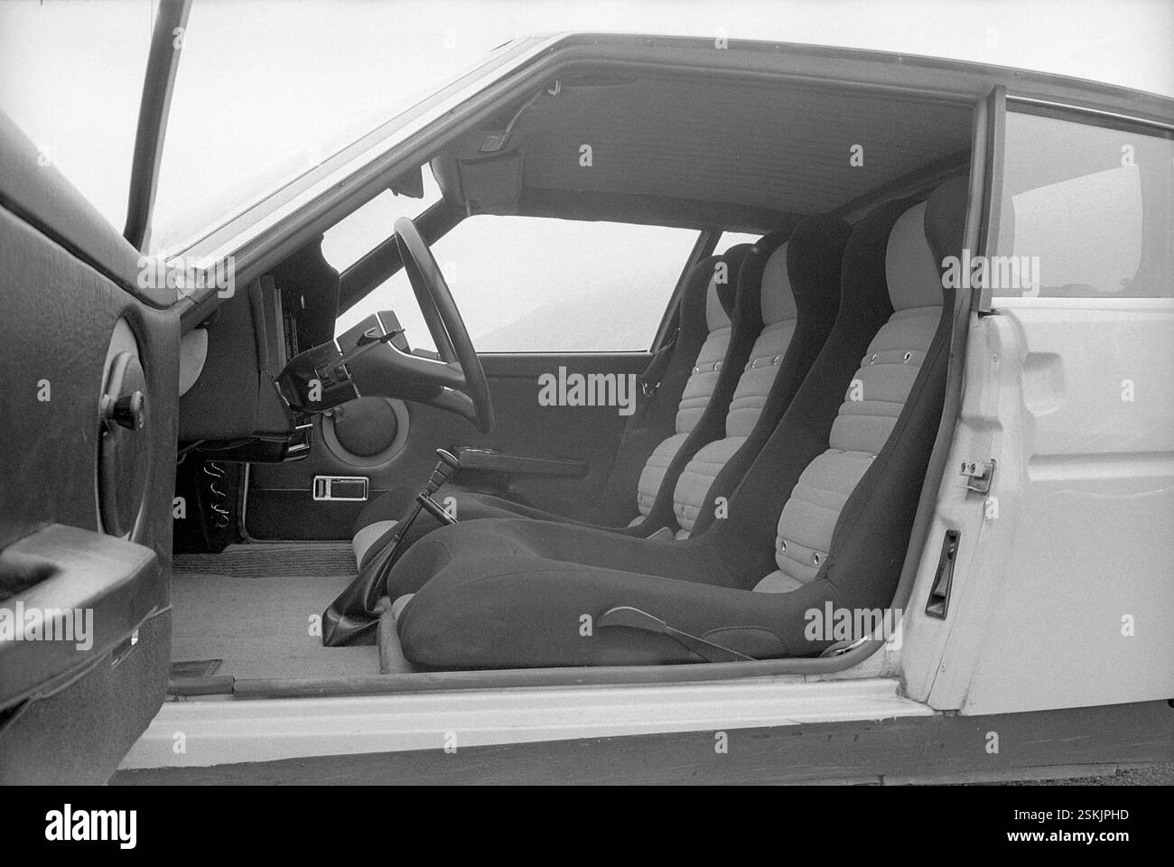 Matra Simca Bagheera:  A Trio Of Front Seats & Automotive History - 0hb3s49