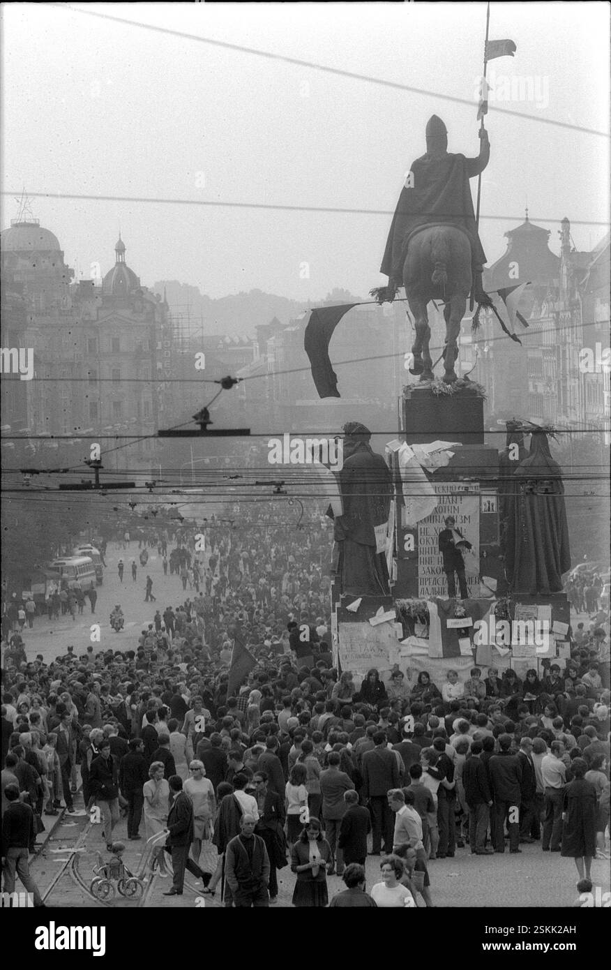 Prague spring 1968 statue hi-res stock photography and images - Alamy