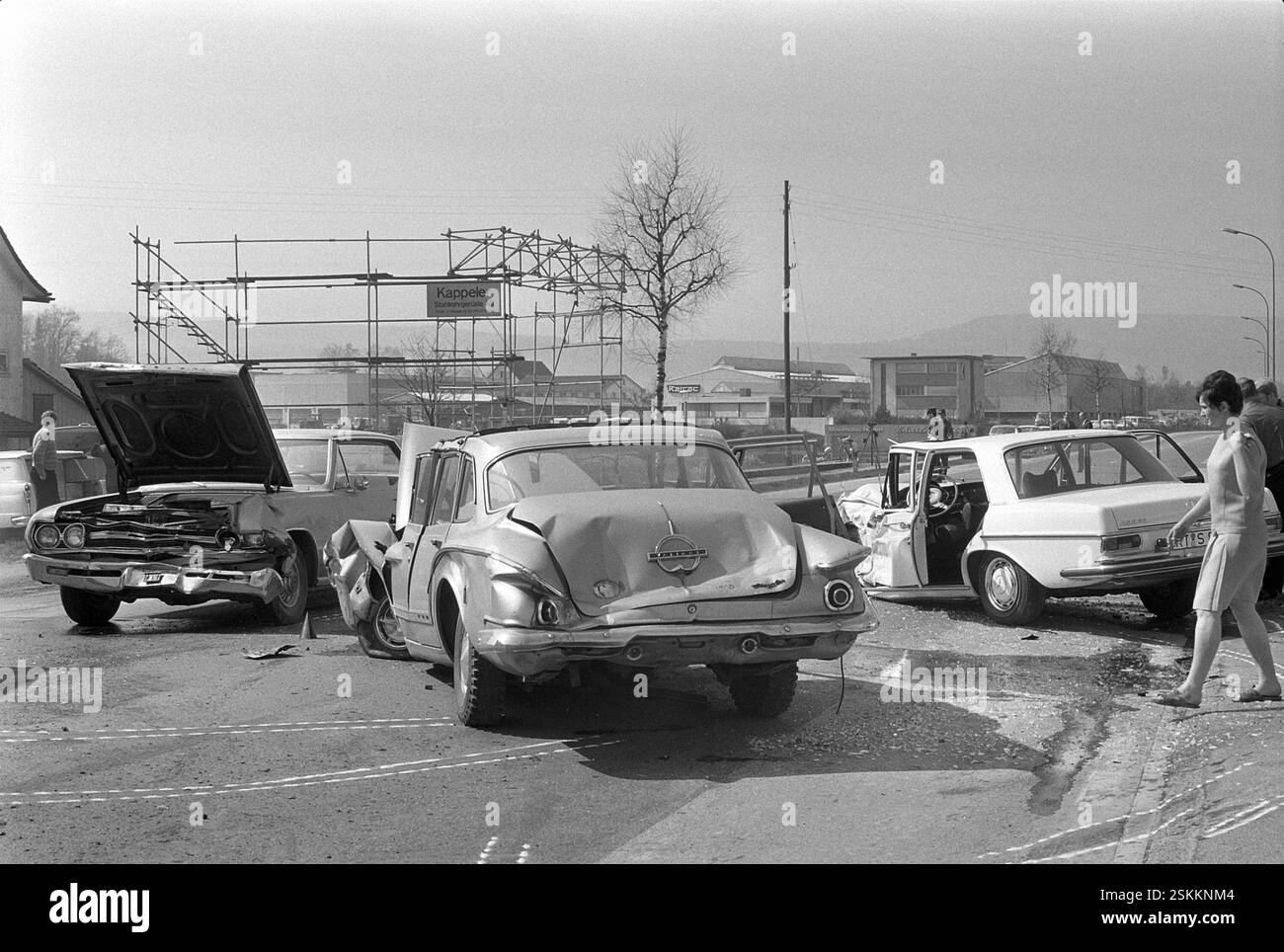 Car crash accident scene in Black and White Stock Photos & Images - Alamy