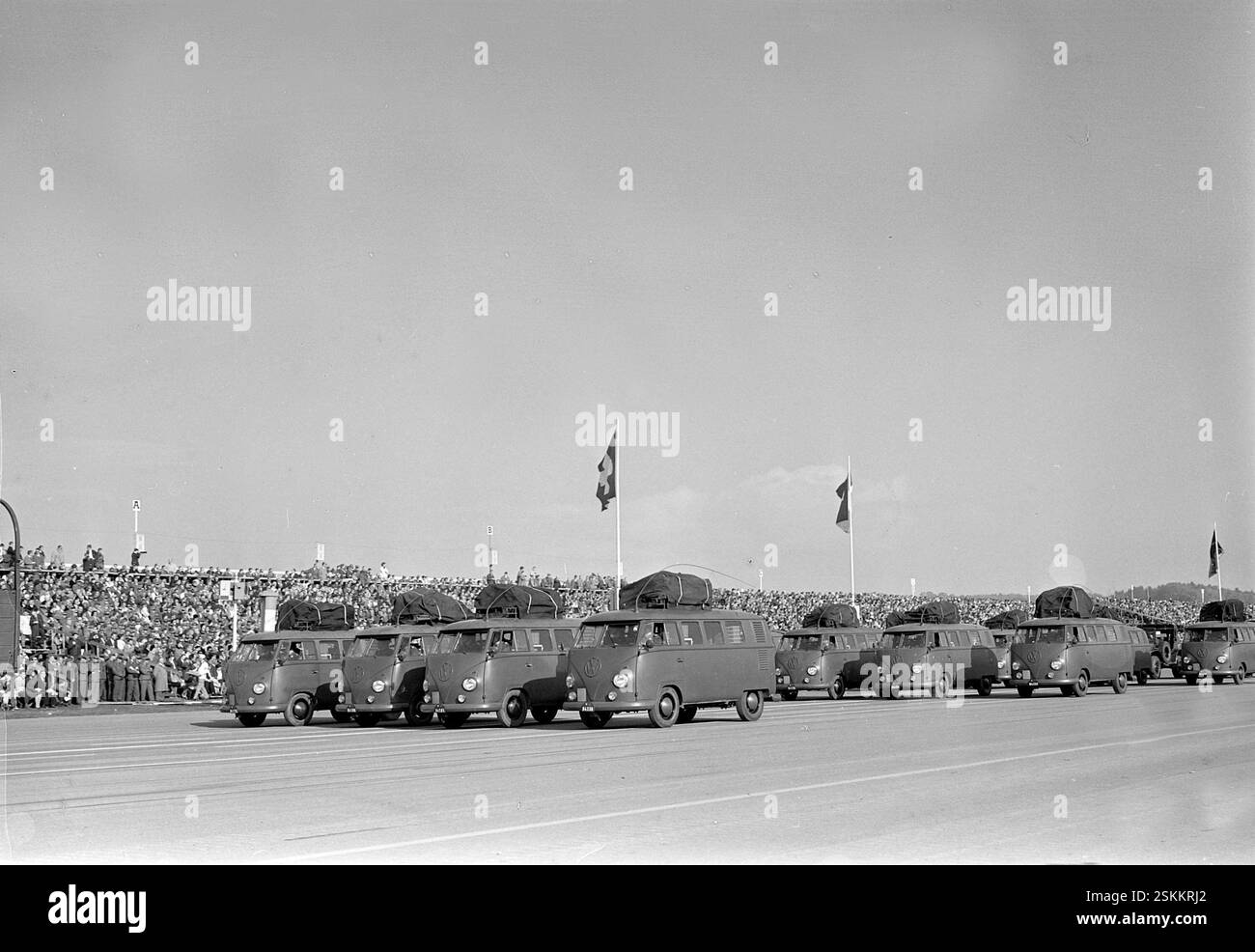 Defilee, Frauenfeld 1963#Military parade, Frauenfeld 1963- RDB BY DUKAS ...