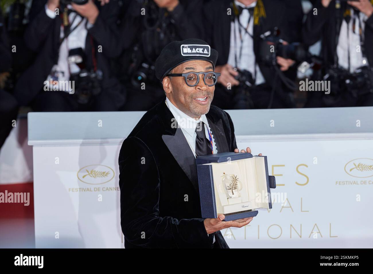 Director Spike Lee Poses With The Grand Prix Award For BlacKkKlansman director-spike-lee-poses-with-the-grand-prix-award-for-blackkklansman