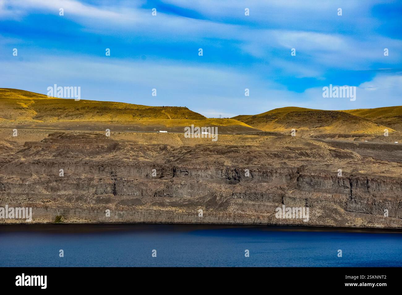 View into land of cliffs across the Columbia River, Washington, USA ...