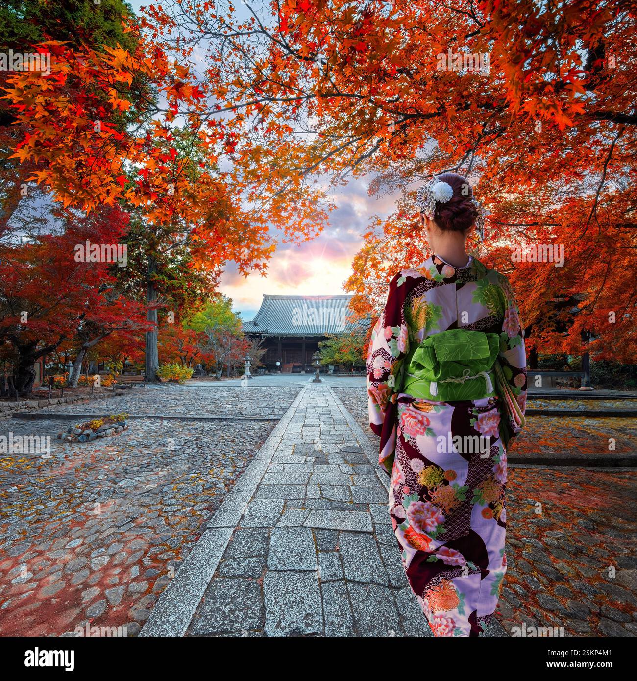 Kyoto, Japan - November 20 2024: Shinnyodo or Shinshogokurakuji temple ...