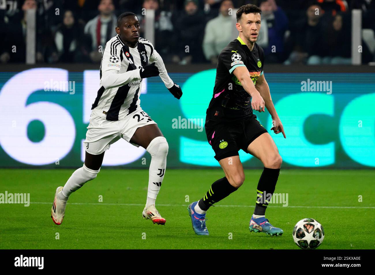 Ivan perisic hi-res stock photography and images - Page 2 - Alamy, image size:1300x956