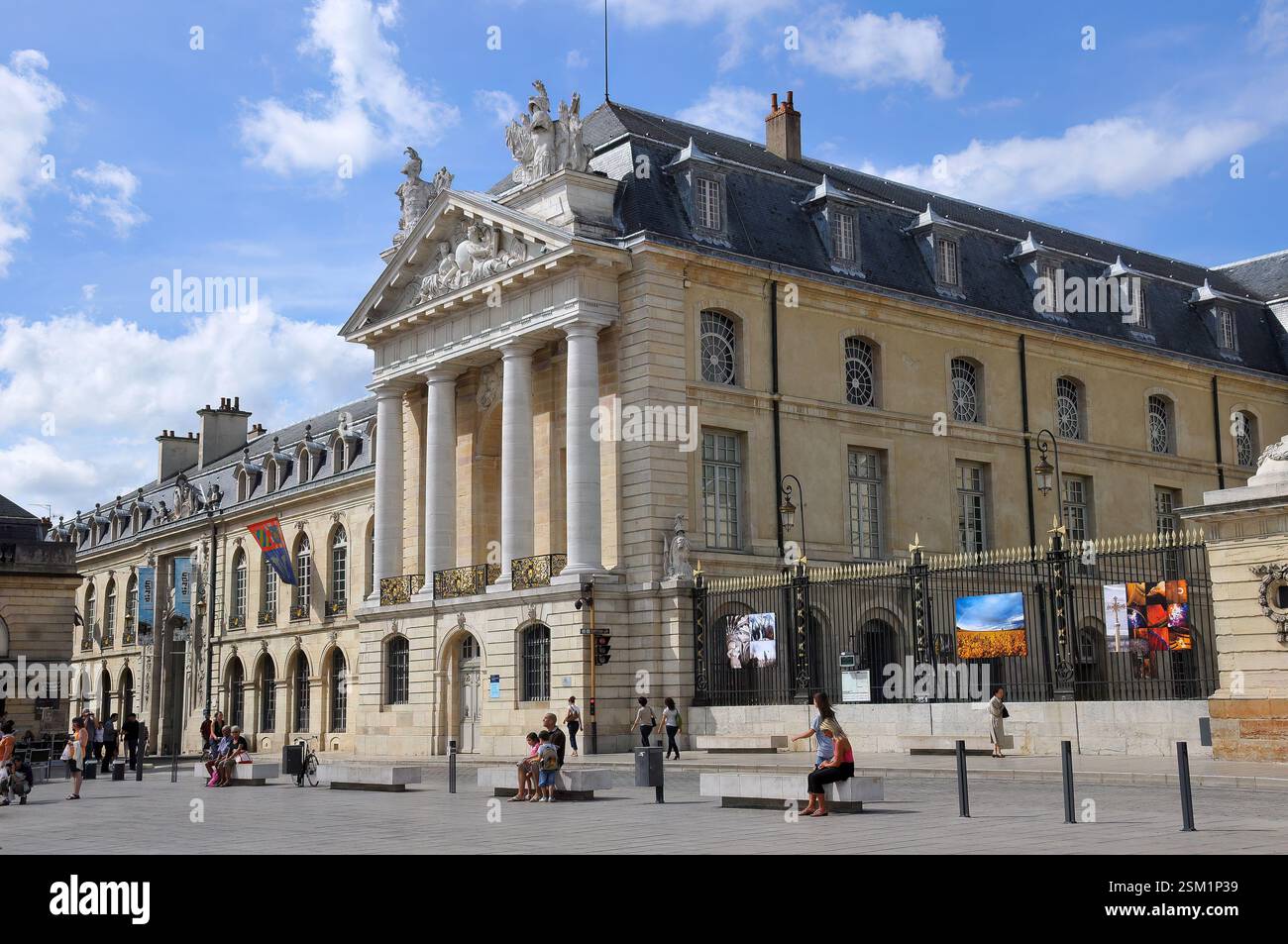 Palace Of The Dukes And Estates Of Burgundy Palais Des Ducs De palace-of-the-dukes-and-estates-of-burgundy-palais-des-ducs-de