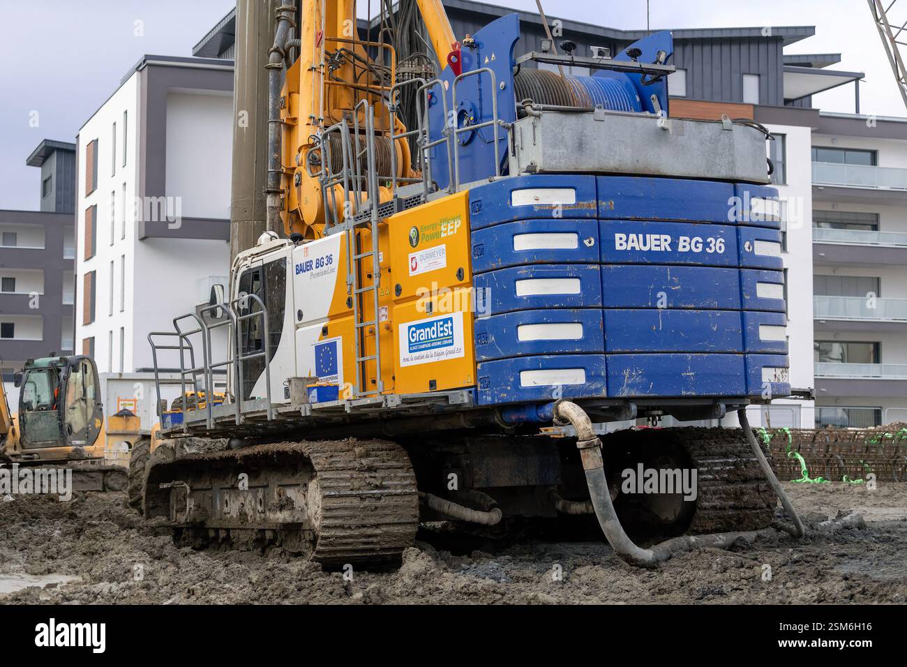 Bauer bg 36 drilling rig hi-res stock photography and images
