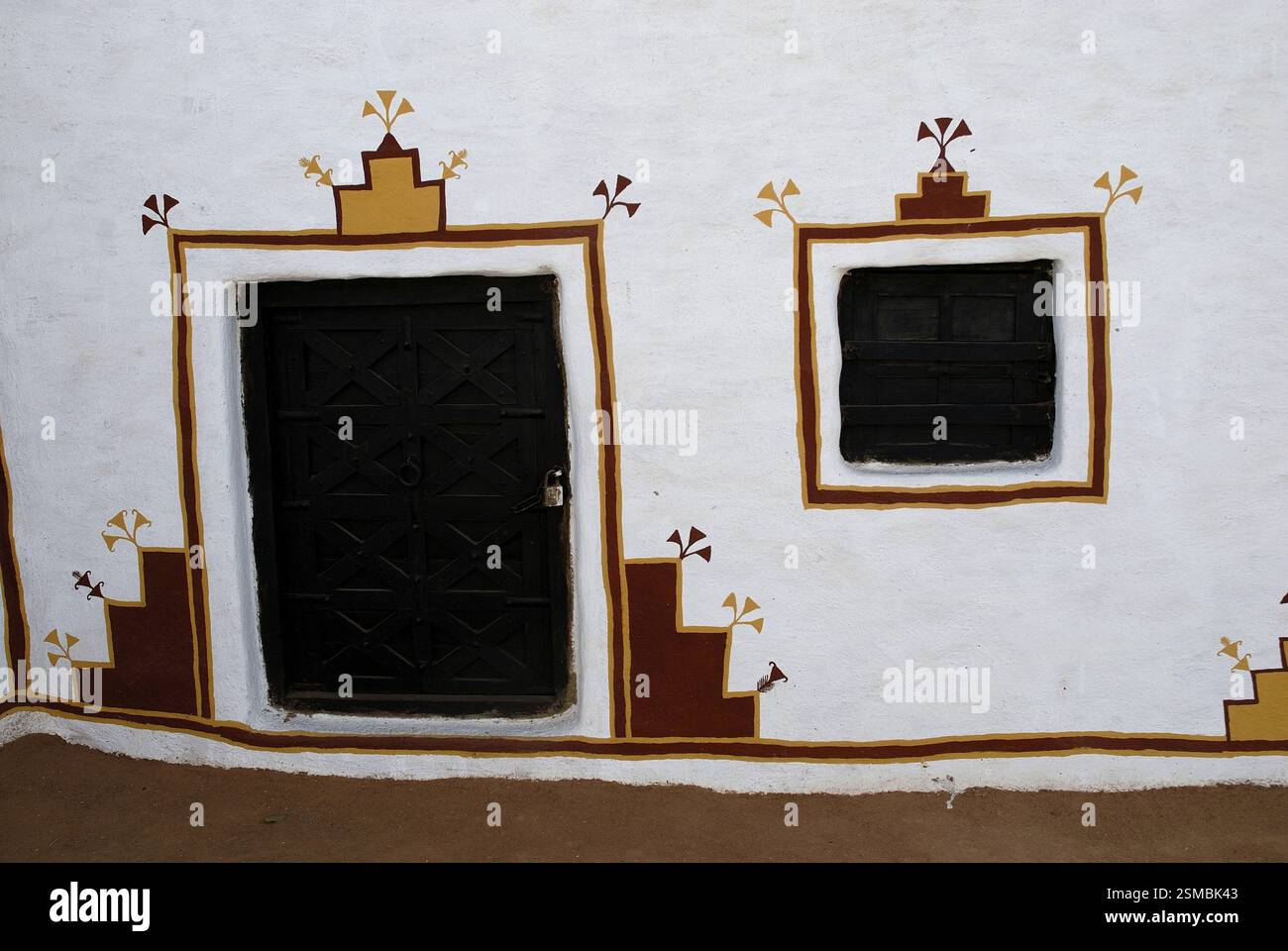 India rajasthan udaipur wall painting hi-res stock photography and ...