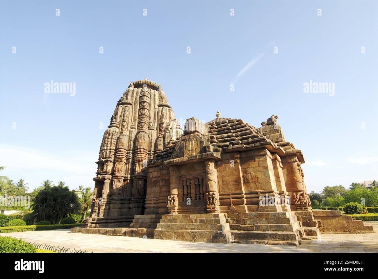 Raja Rani temple of red-gold sandstone, Bhubaneswar, Orissa, India ...