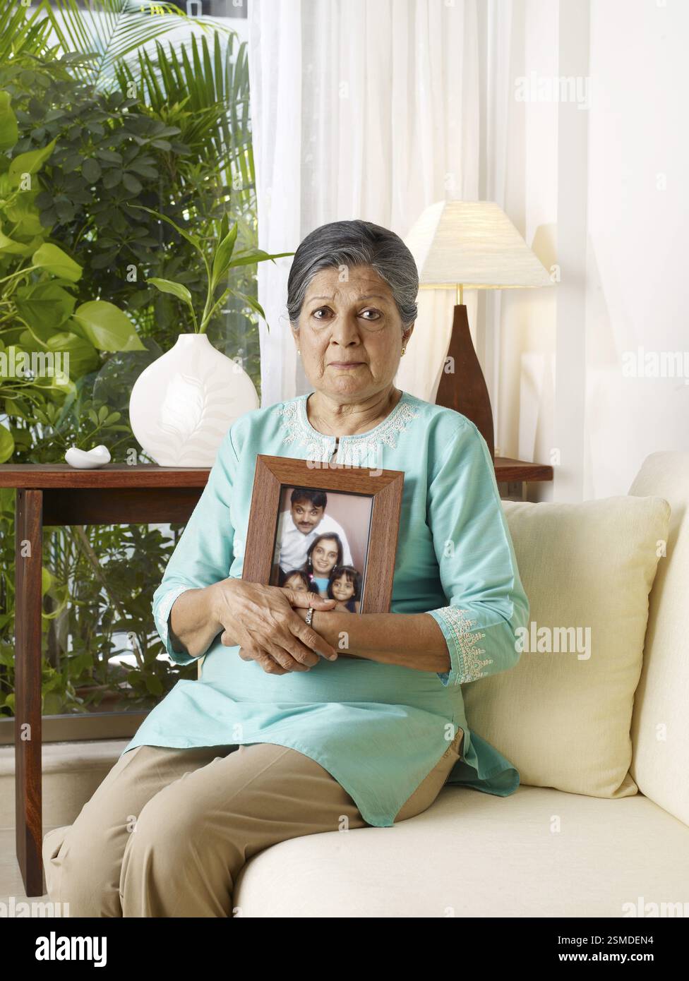Sad old lady photo hi-res stock photography and images - Alamy