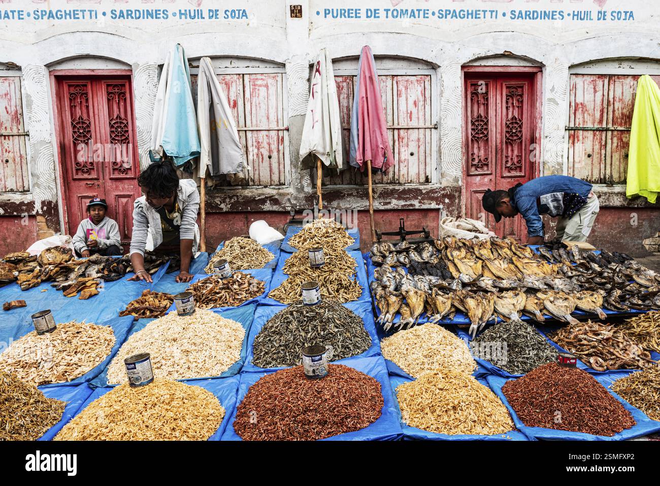 Pulses and beans at the Analakely market in Antanarivo, Madagascar, Africa Stock Photo