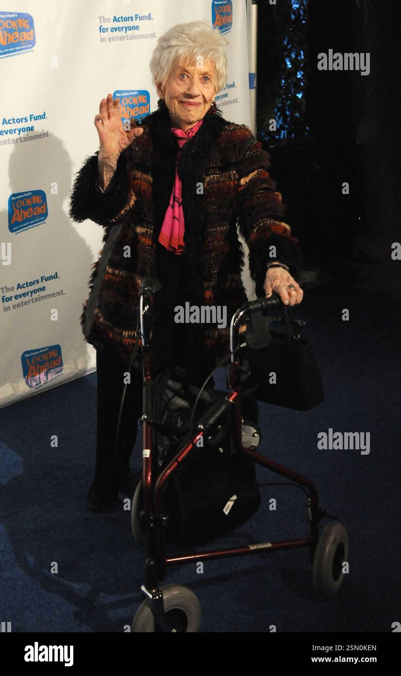 Charlotte Rae arriving at The Actors Fund's 2017 Looking Ahead Awards ...