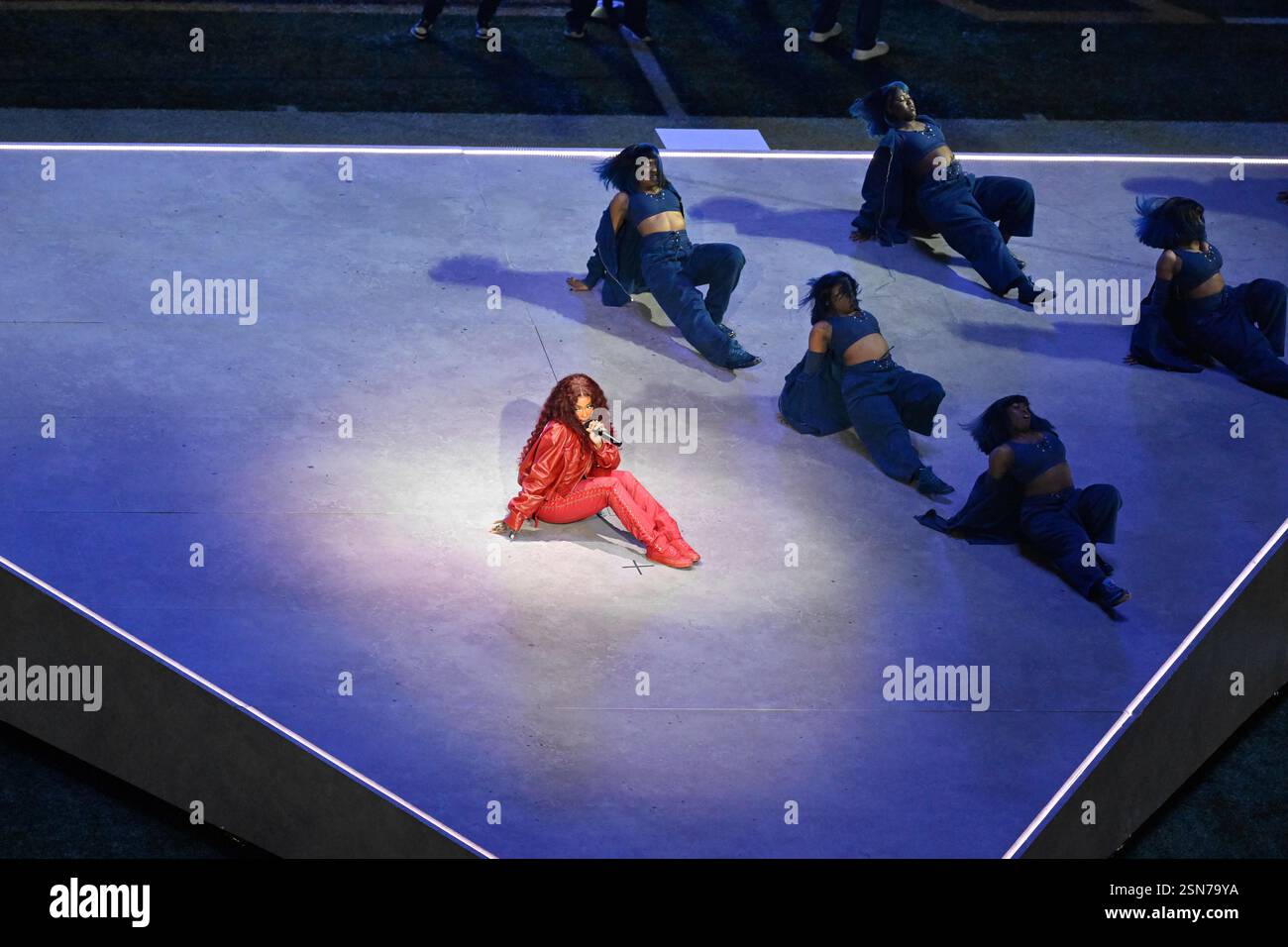 Sza Halftime Caesars Superdome. 9th Feb, 2025. New Orleans LA; SZA performs during ...