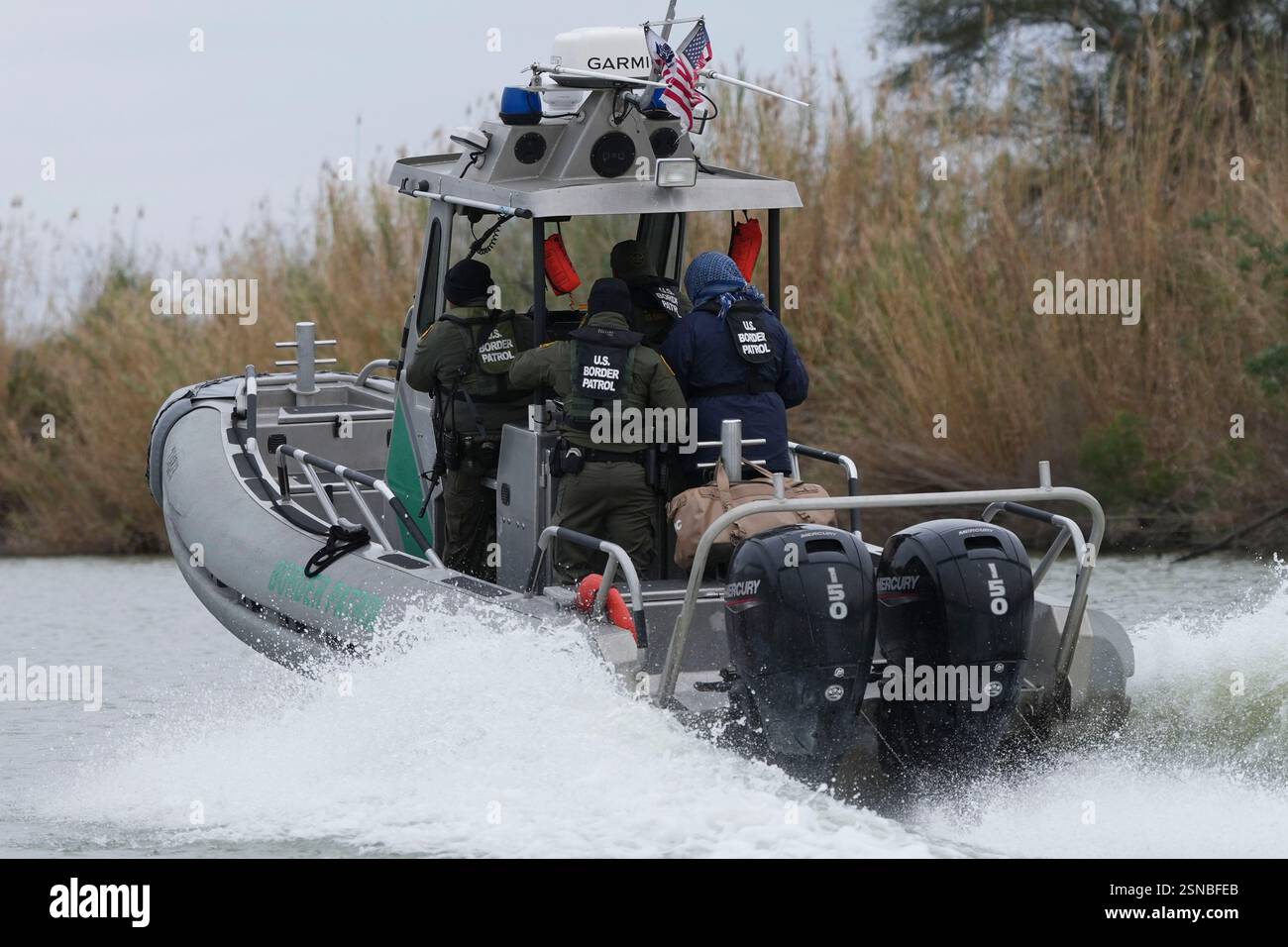 Border patrol agents patrol along the Rio Grande at the U.S.-Texas ...