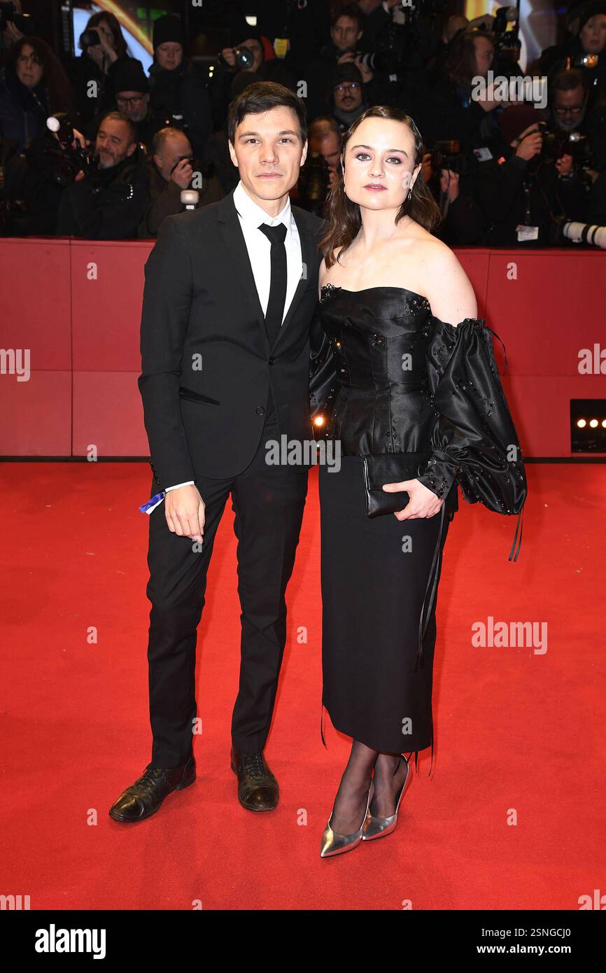 Sebastian Urzendowsky Und Lena Urzendowsky Bei Der Eroeffnung Der 75 Sebastian Urzendowsky Und Lena Urzendowsky Bei Der Eroeffnung Der 75 Berlinale Mit Der Das Licht Film Premiere Am 13022025 In Berlin Berlinale Opening 2025 Mit Der Das Licht Film Premiere In Berlin Sebastian Urzendowsky And Lena Urzendowsky At The Opening Of The 75th Berlinale Film Festival With The Das Licht Film Premiere On February 13 2025 In Berlin Berlinale Opening 2025 With The Das Licht Film Premiere In Berlin 2SNGCJ0 