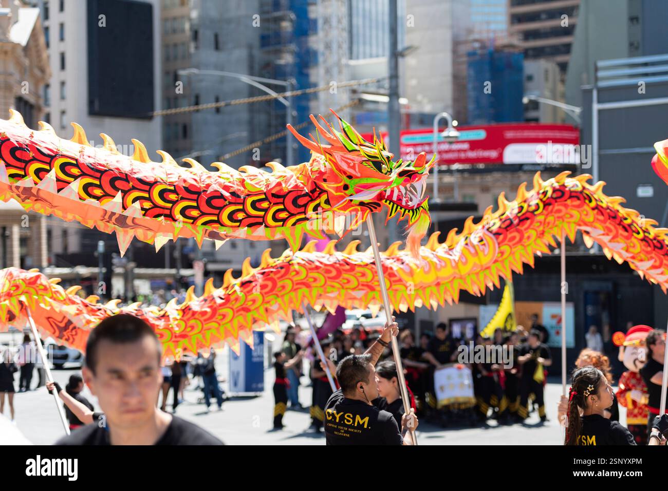 Chinese Youth Society Melbourne perform Dragon Dance at Federation ...