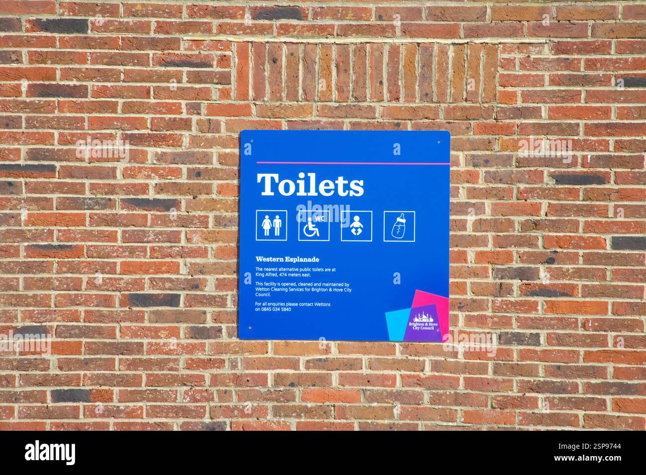 Public toilets on coast hi res stock photography and images Alamy