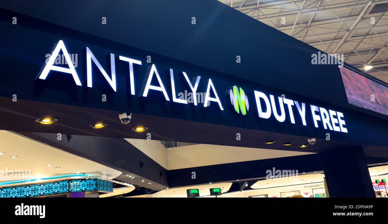 turkey duty free tobacco prices 2024 antalya Duty free airport perfume hi-res stock photography and images - Page 2