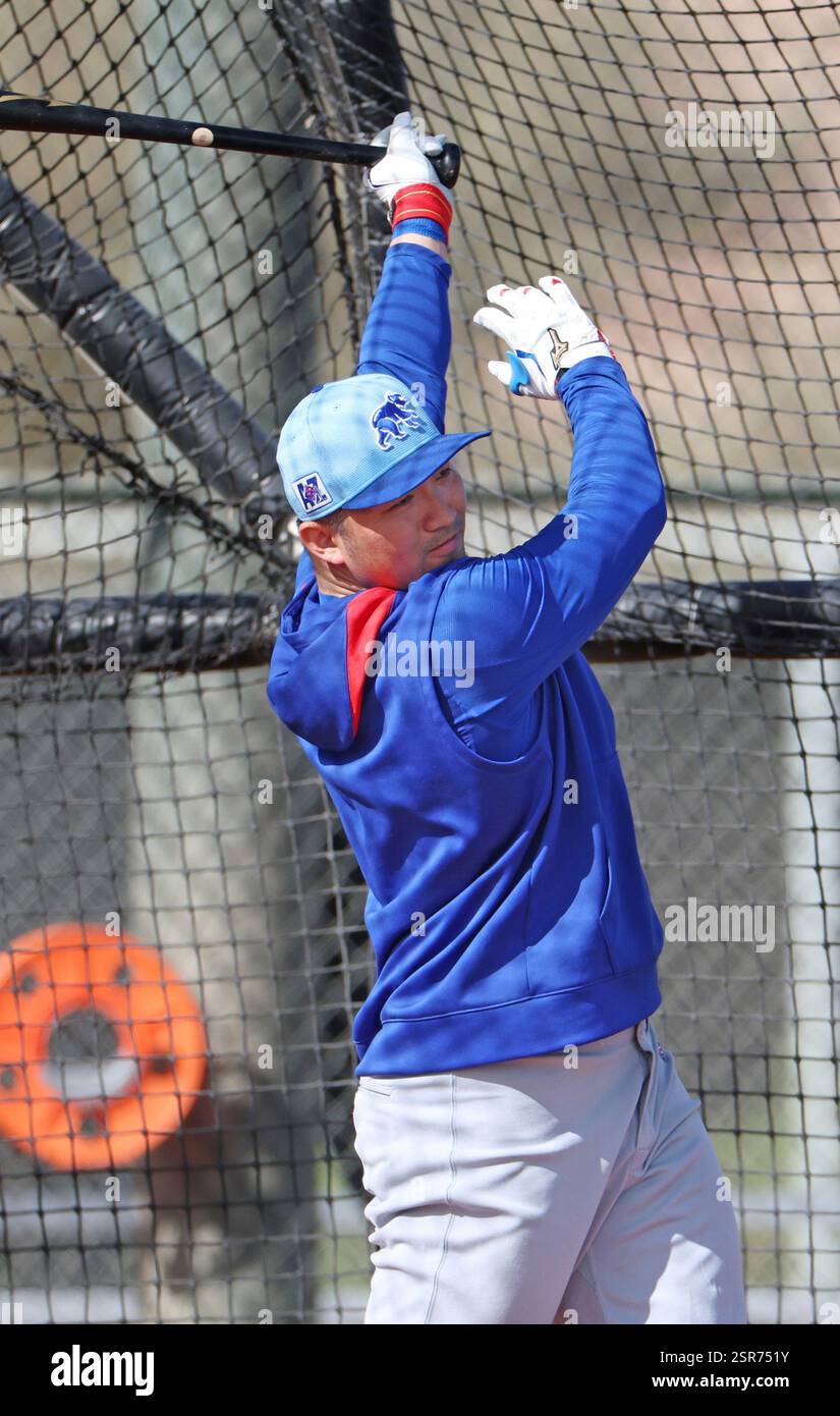 Seiya Suzuki of the Chicago Cubs practices during the first day of