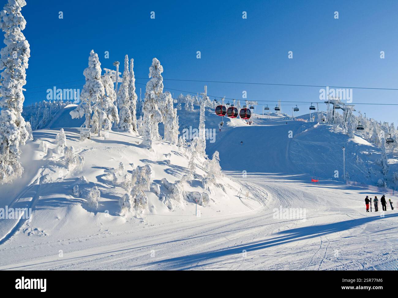 Gondola lifts hi-res stock photography and images - Alamy