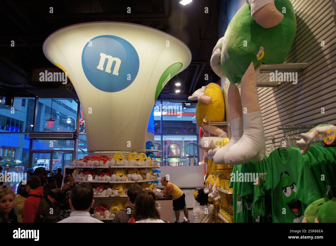 M&m m&ms m&m's hi-res stock photography and images - Page 2 - Alamy