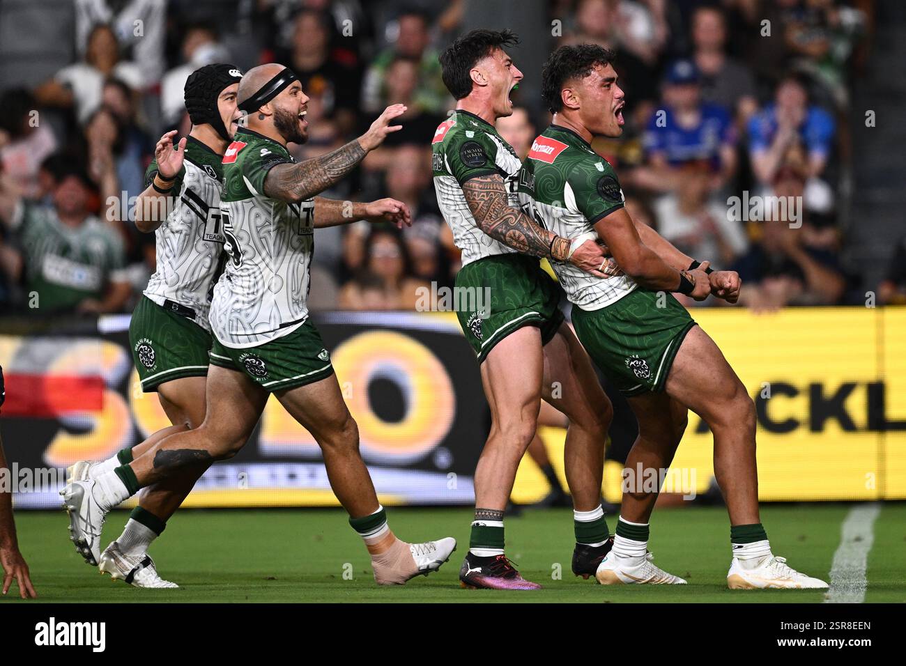 Lush Jacob Laban Try Background for Mobile Lush Jacob Laban Try Background for Mobile