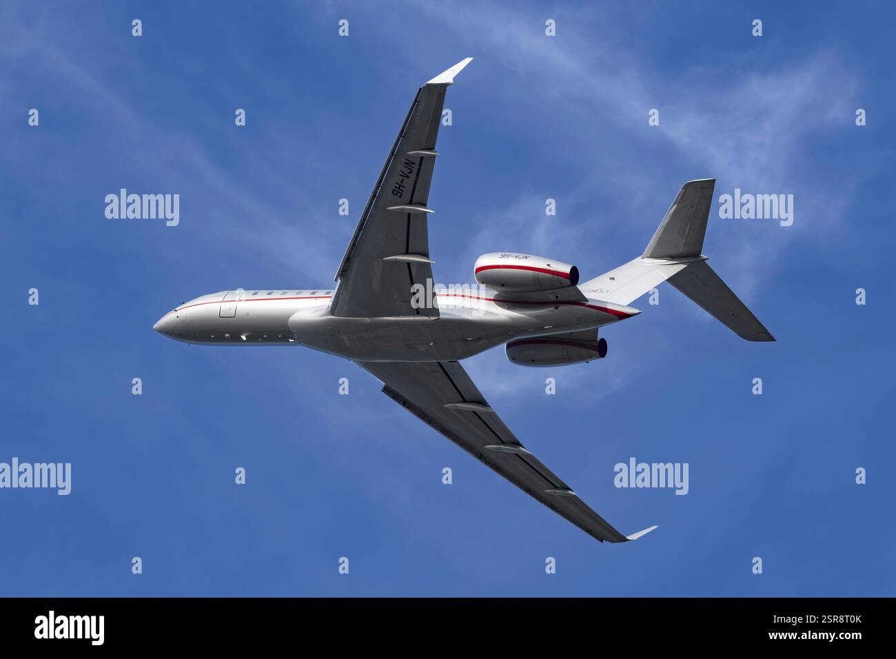 Bombardier global 6000 aircraft hi-res stock photography and images - Alamy