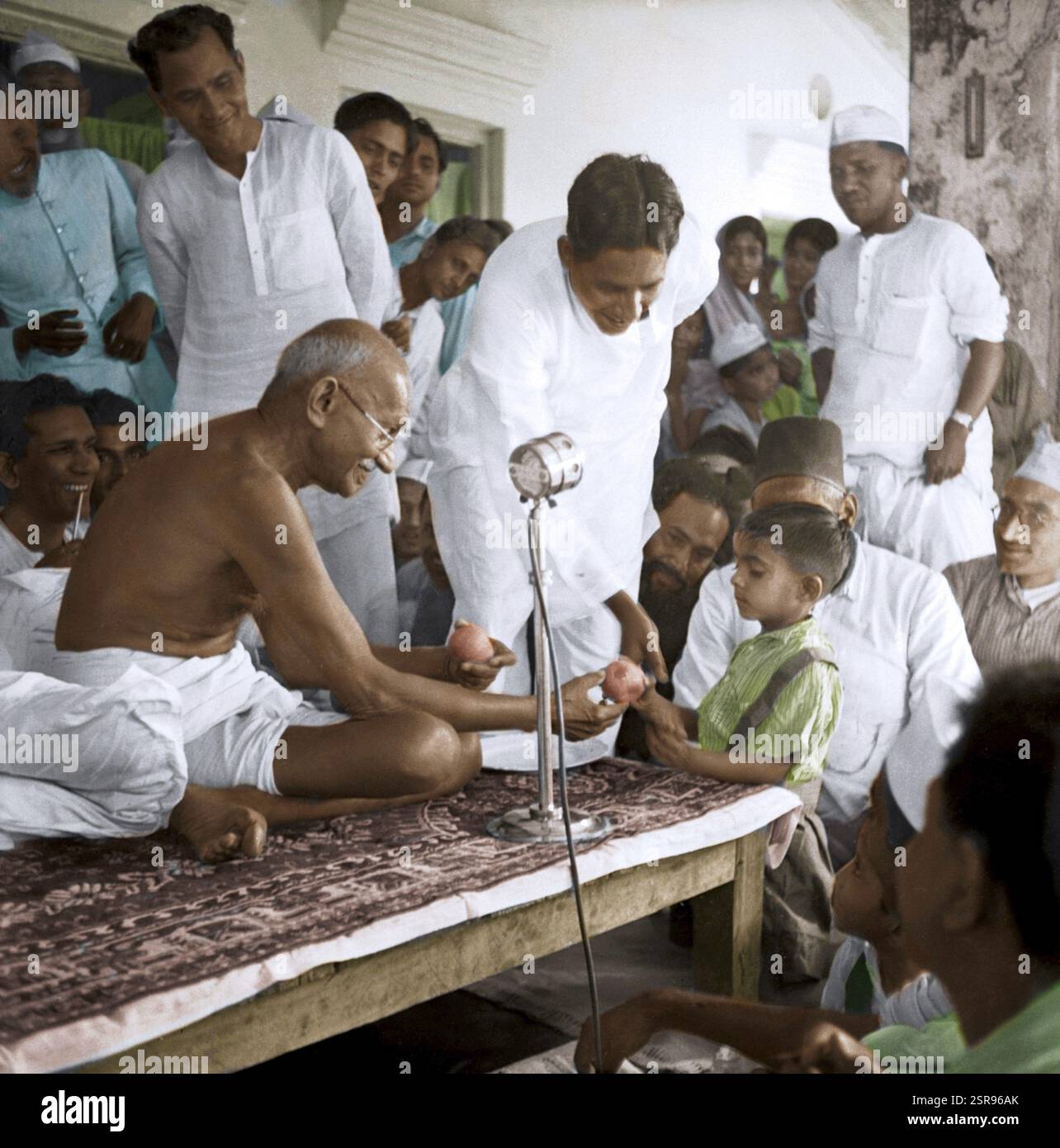 Mahatma Gandhi during peace march, Bihar, India, Asia, March 1947, Asia Stock Photo