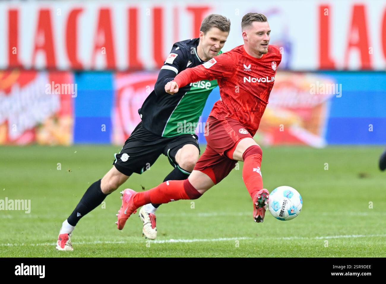 Kaiserslautern, Germany. 15th Feb, 2025. Soccer: Bundesliga 2, 1. FC ...