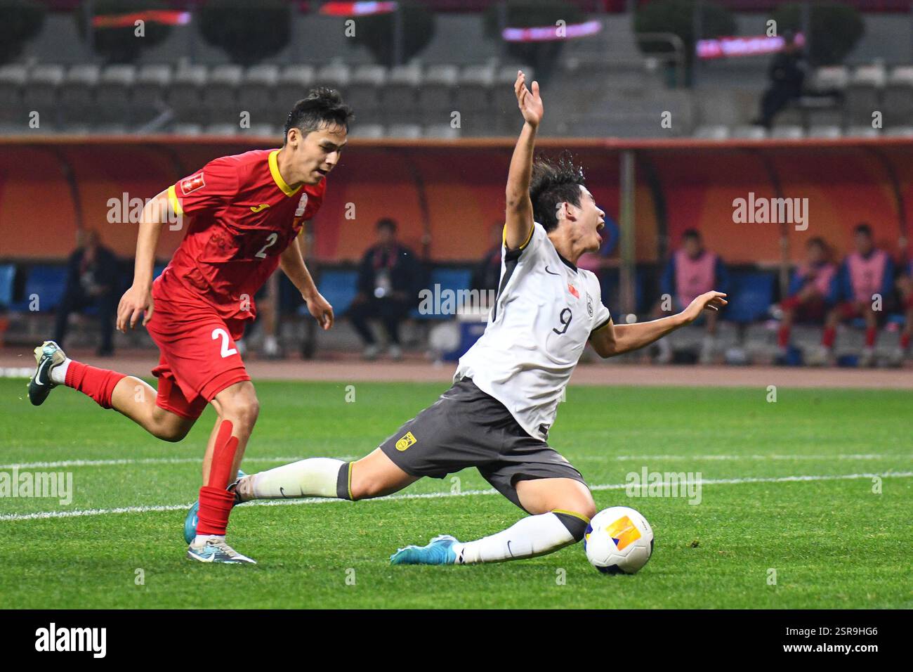 Shenzhen, China. 15 February, 2025. Chengyu Liu #9 of China during the