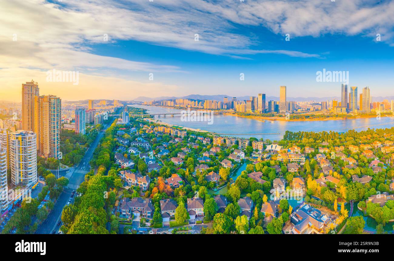 Villas on both sides of the Minjiang River in Fuzhou, Fujian Province ...