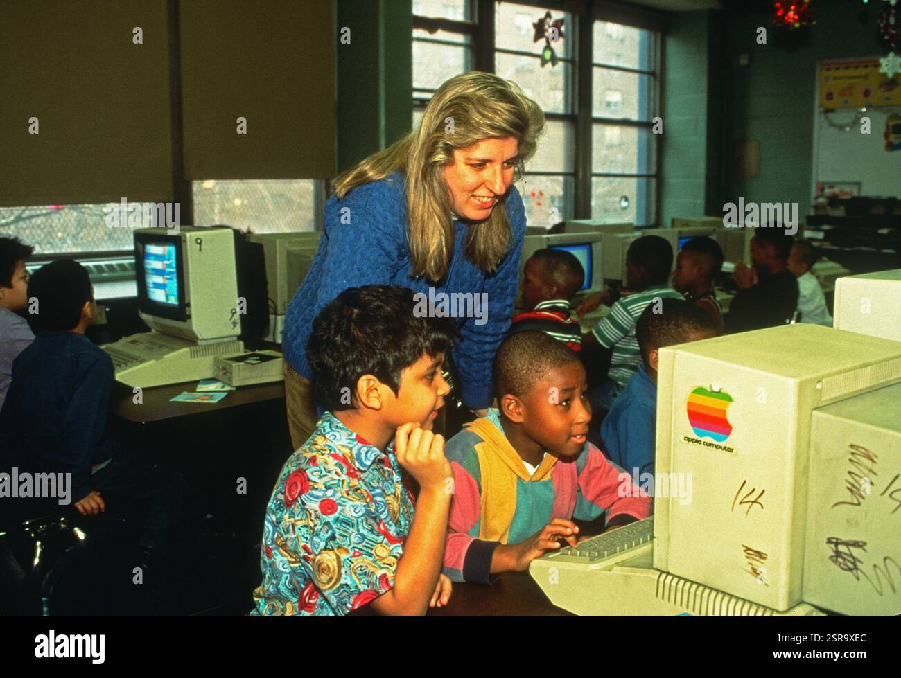 Elementary school computer lab at a public school in the early 2000s ...