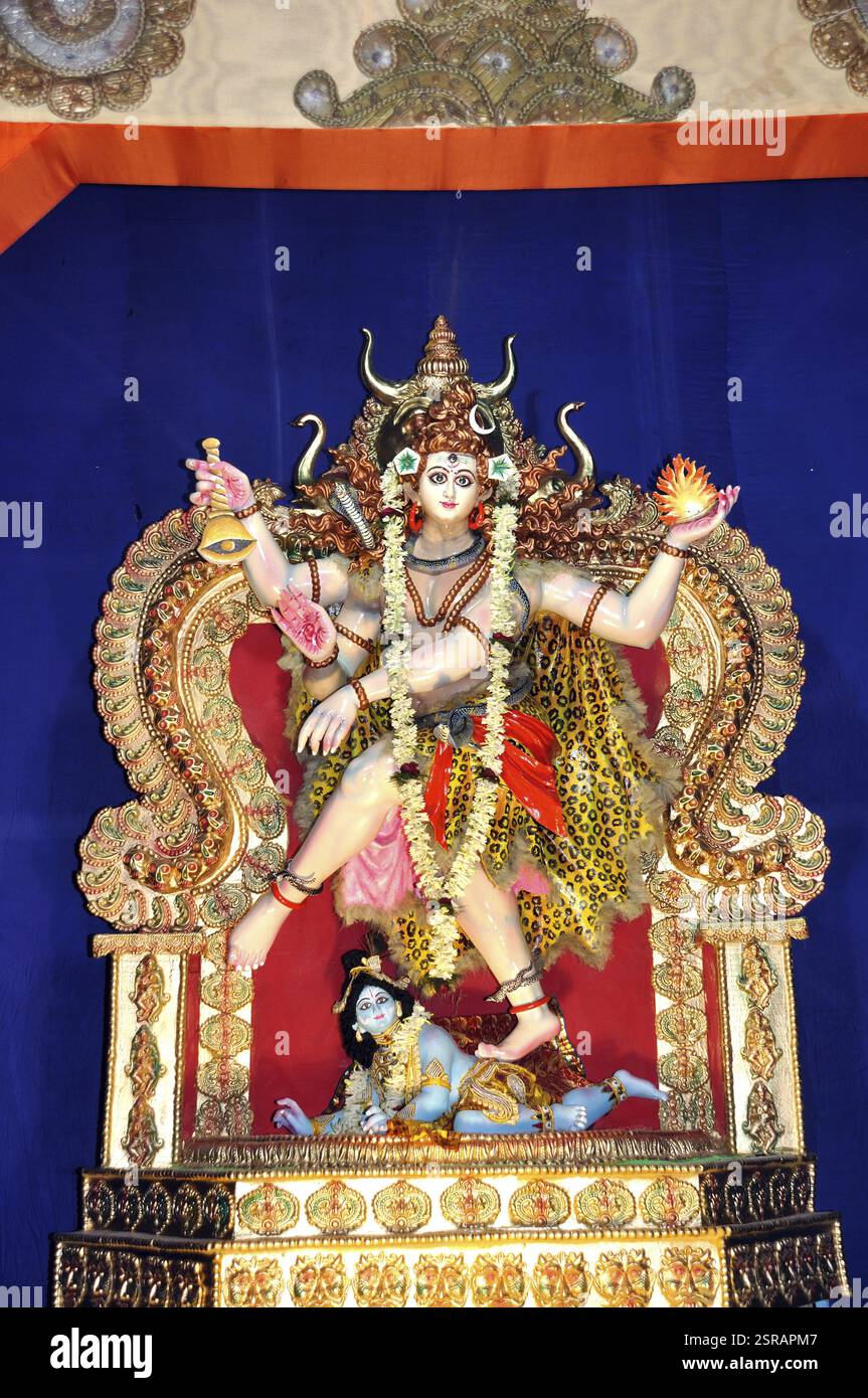Nataraja statue kolkata west bengal hi-res stock photography and images ...