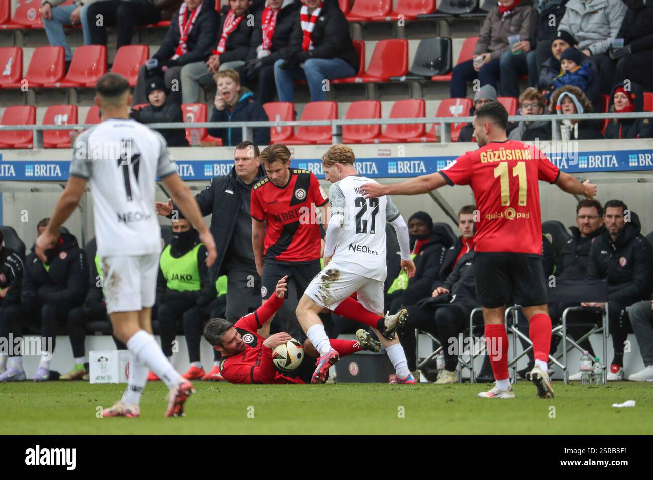 Wiesbaden, Deutschland. 15th Feb, 2025. Wiesbaden, Deutschland 15. Februar 2025 3. Liga 2024/