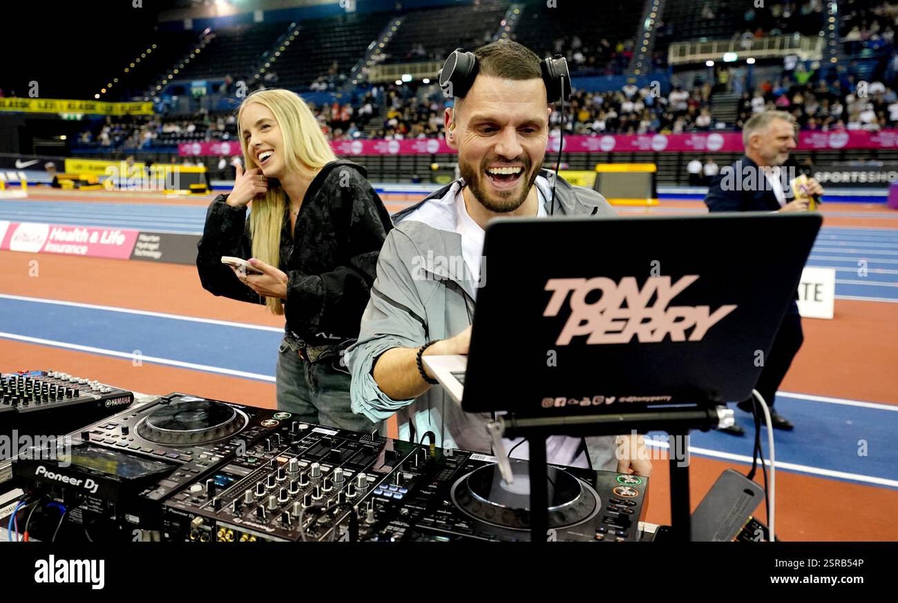Keely Hodgkinson with DJ Tony Perry during The Keely Klassic at the Utilita Arena, Birmingham. Picture date: Saturday February 15, 2025. Stock Photo