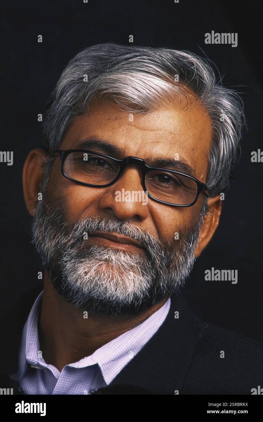 Old older elder man men male hi-res stock photography and images - Alamy