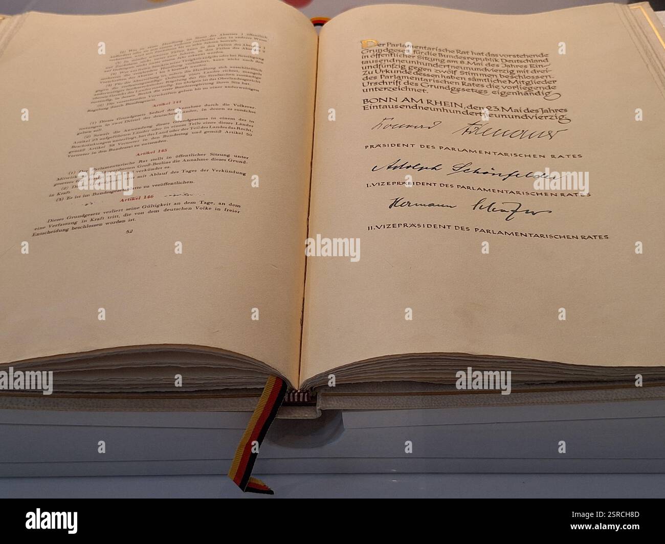 Konrad adenauer signature hi-res stock photography and images - Alamy