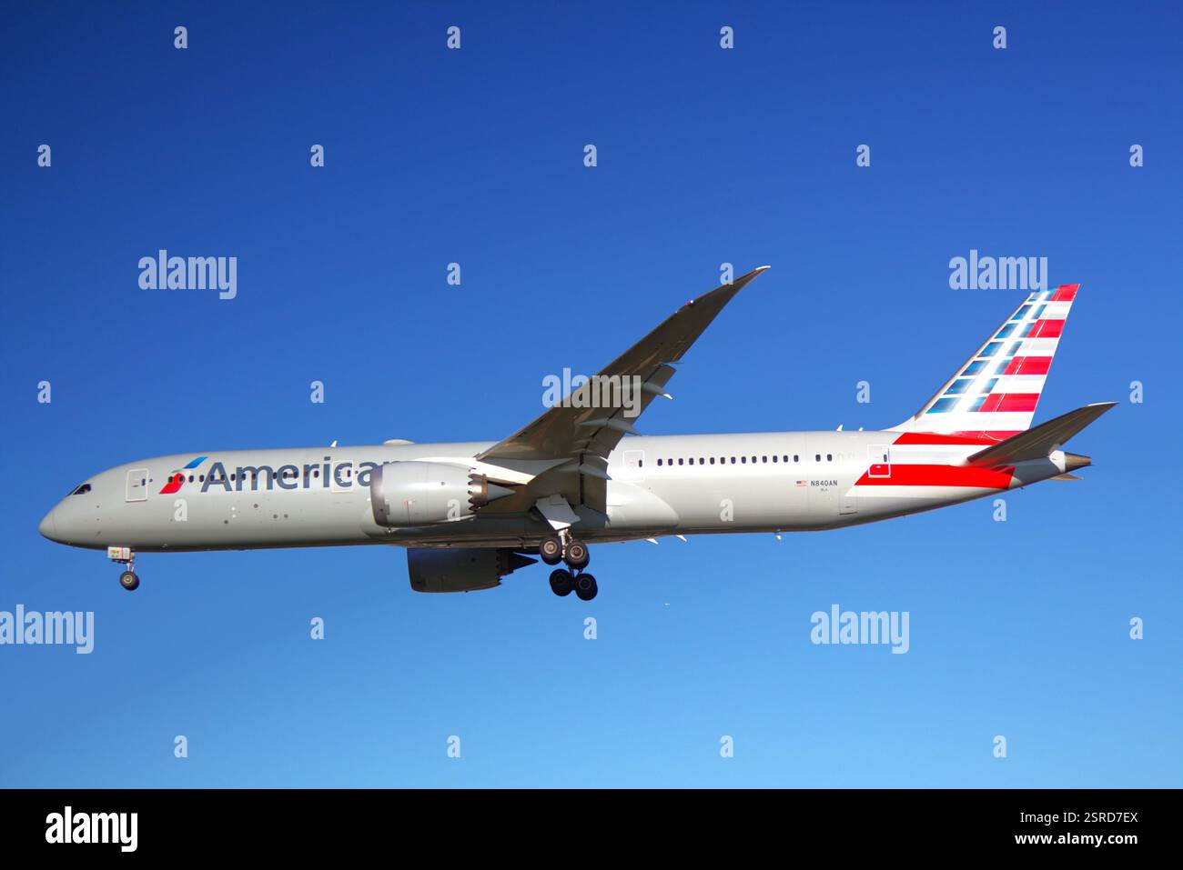 London, UK - November 26th 2024:  American Airlines Boeing 787-9 Dreamliner N840AN on final approach before landing at Heathrow airport. Stock Photo
