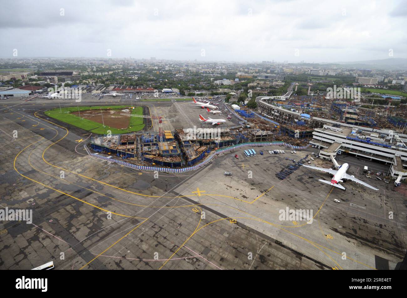Aerial view of chhatrapati shivaji international airport, Sahar, Bombay ...