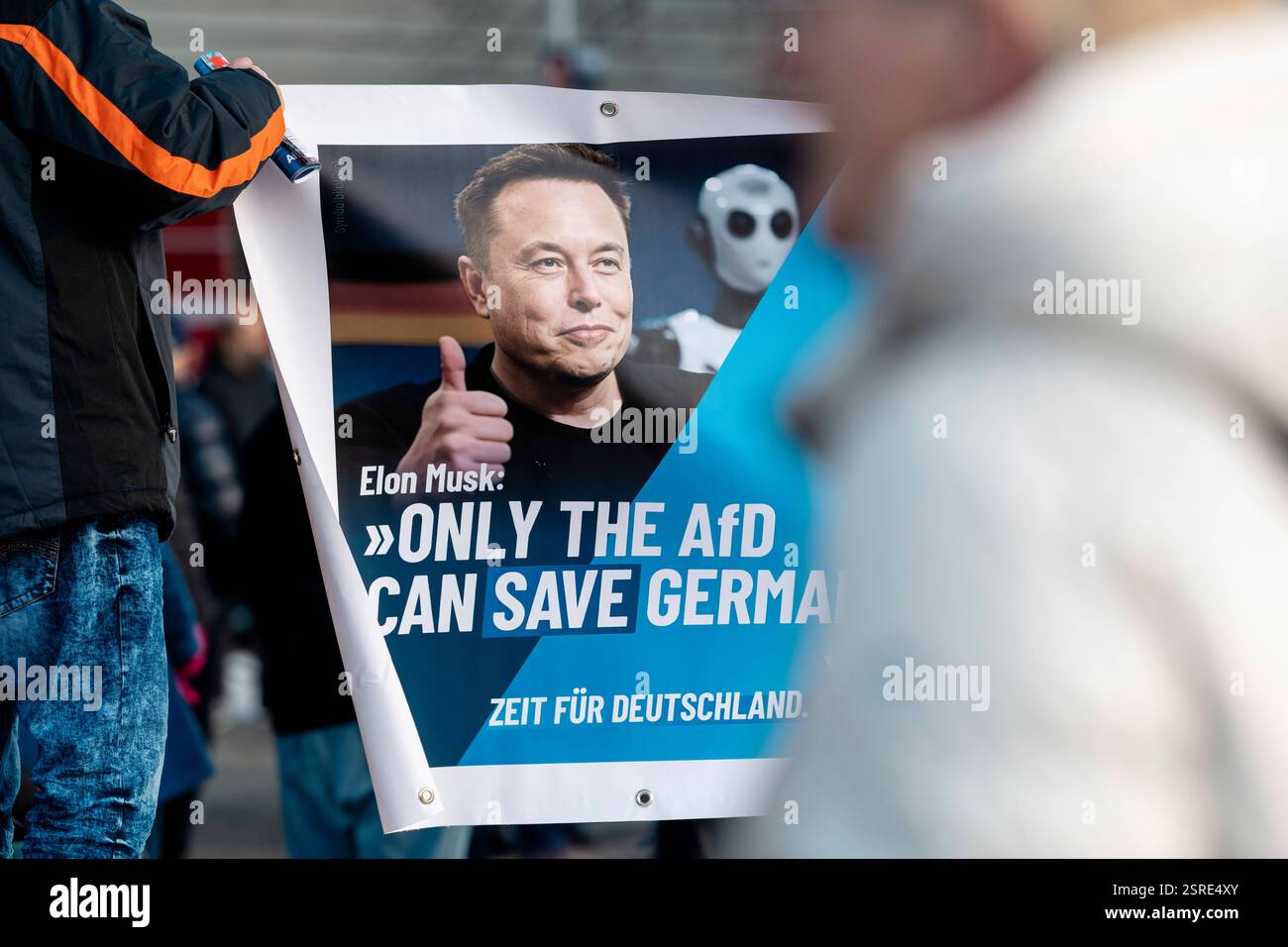 AfD-Kundgebung und Gegendemonstration in Berlin-Marzahn, am 15.02.2025 ...